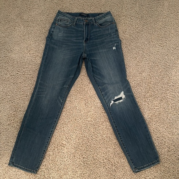 Judy Blue Boyfriend Fit Jeans - Picture 2 of 5
